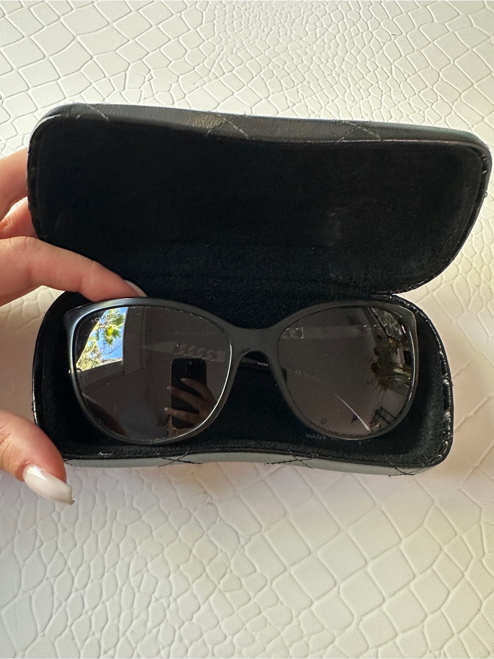 CHANEL Black Oversized Cat-Eye Sunglasses with Quilted Leather Case - Picture 9 of 12